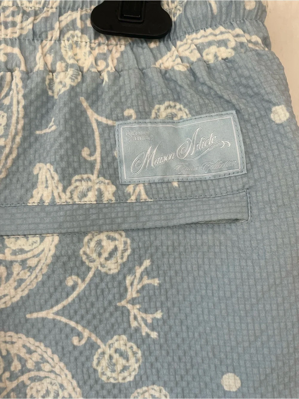 NWT Maison Article blue white paisley shorts  pockets, drawstring waist Size M